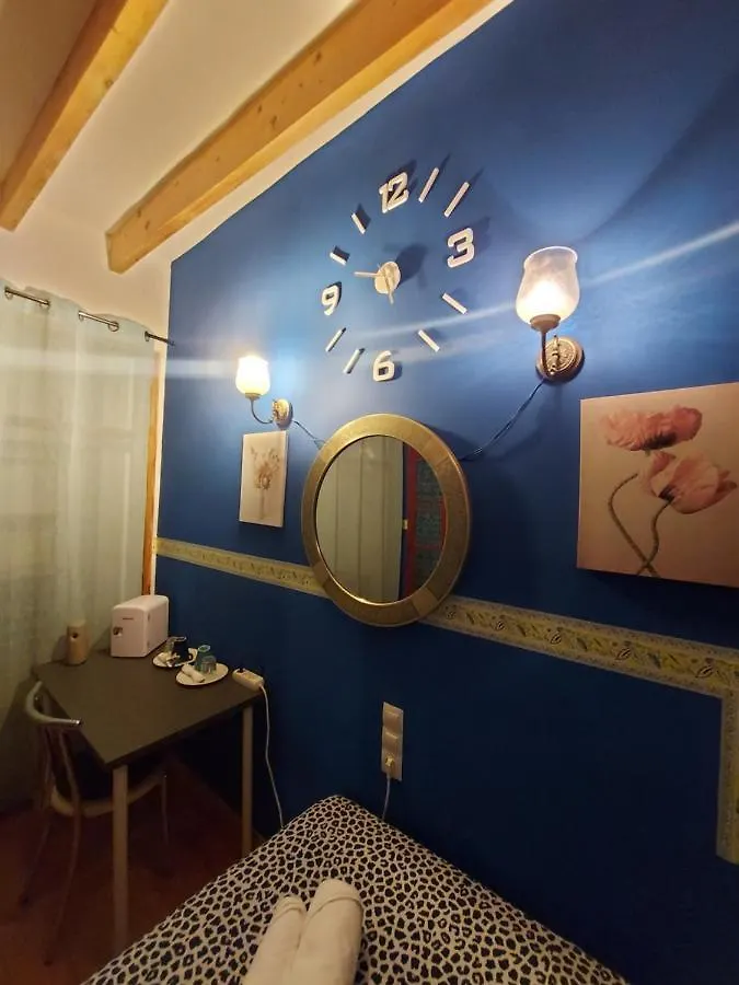 Guest House B&B Private Rooms Inca Center Mallorca Island  İspanya